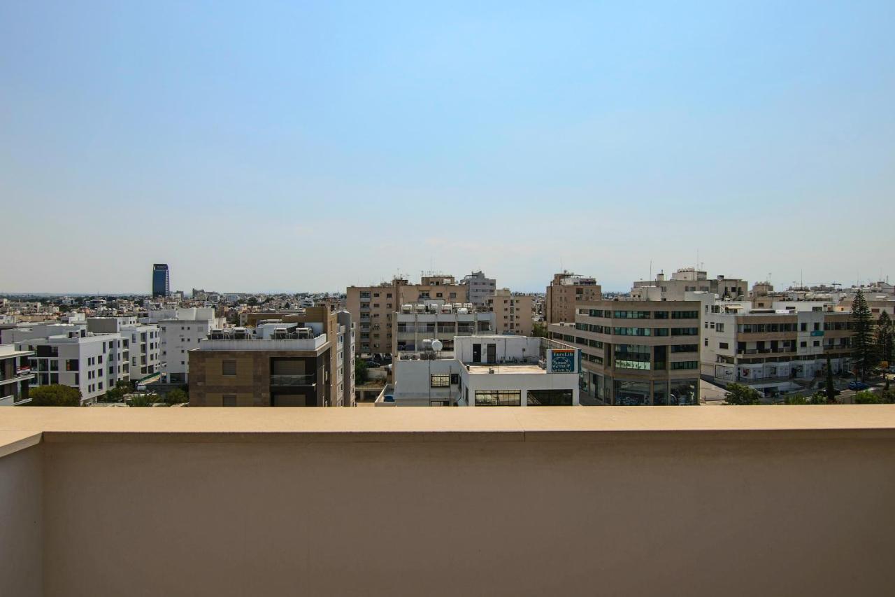 Phaedrus Living: Luxury Suite Nicosia 508 Extérieur photo